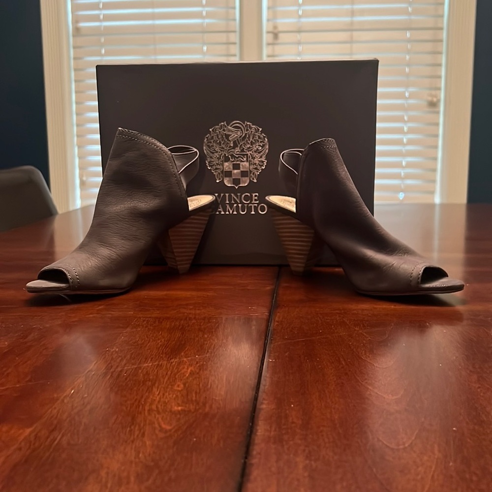 Vince Camuto sandal
